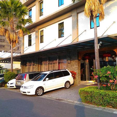 Wei Feng Hotel - Kaohsiung Luaran gambar